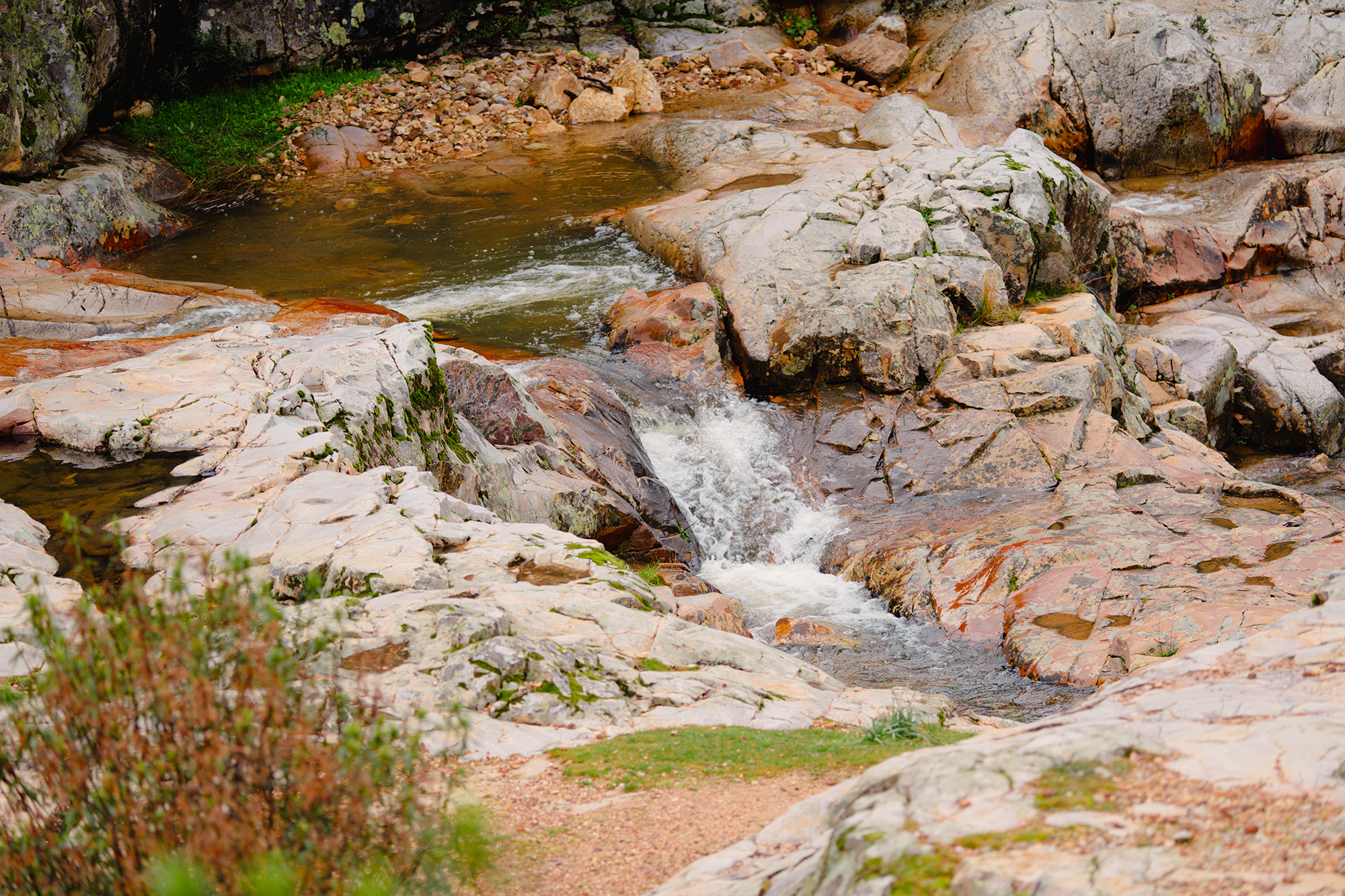 Paisaje natural de Fuencaliente, Ciudad Real, fotografiado por Ikonox Marketing Digital.