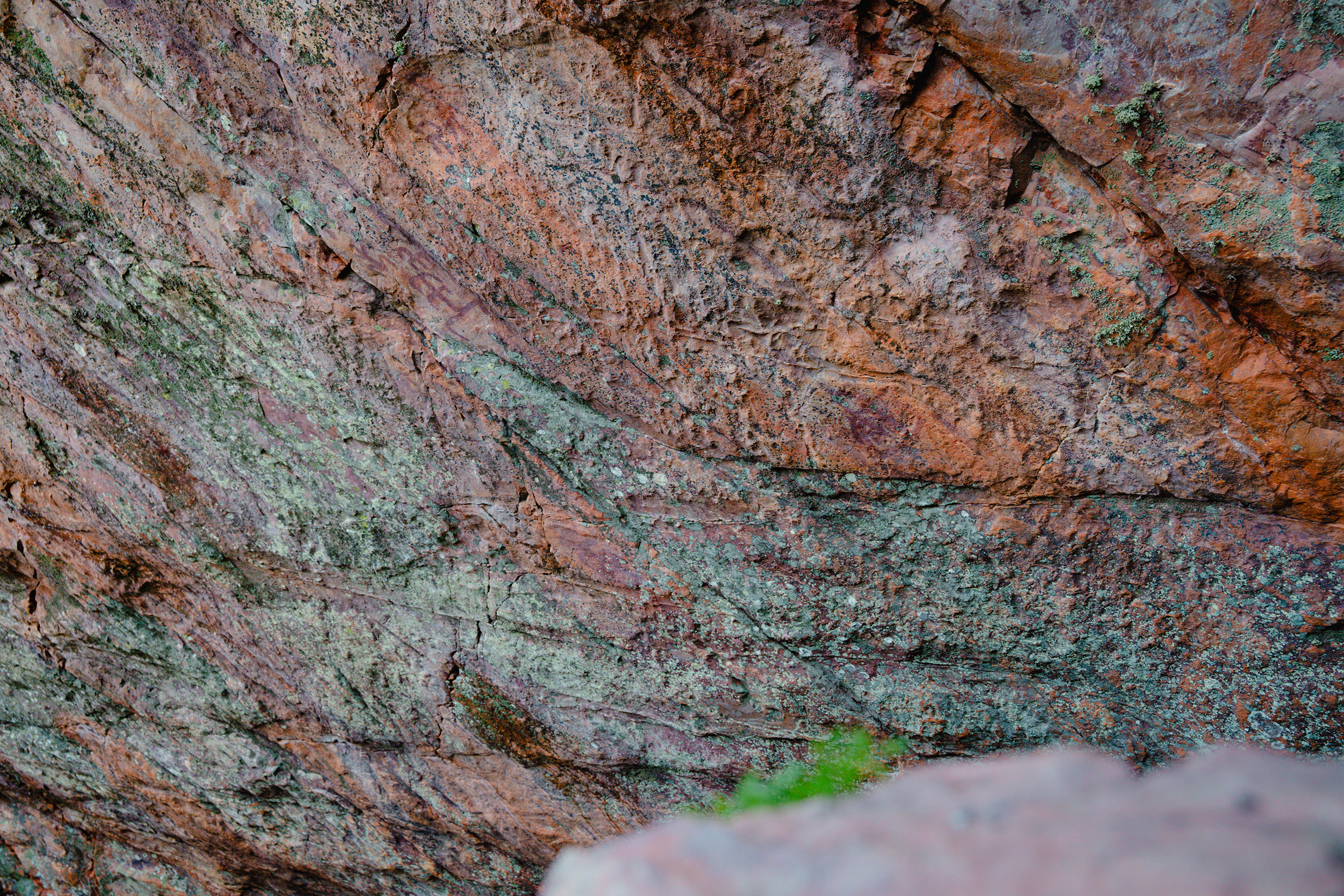 Fotografía de otros yacimientos arqueológicos en Fuencaliente, Ciudad Real, realizada por Ikonox Marketing Digital.