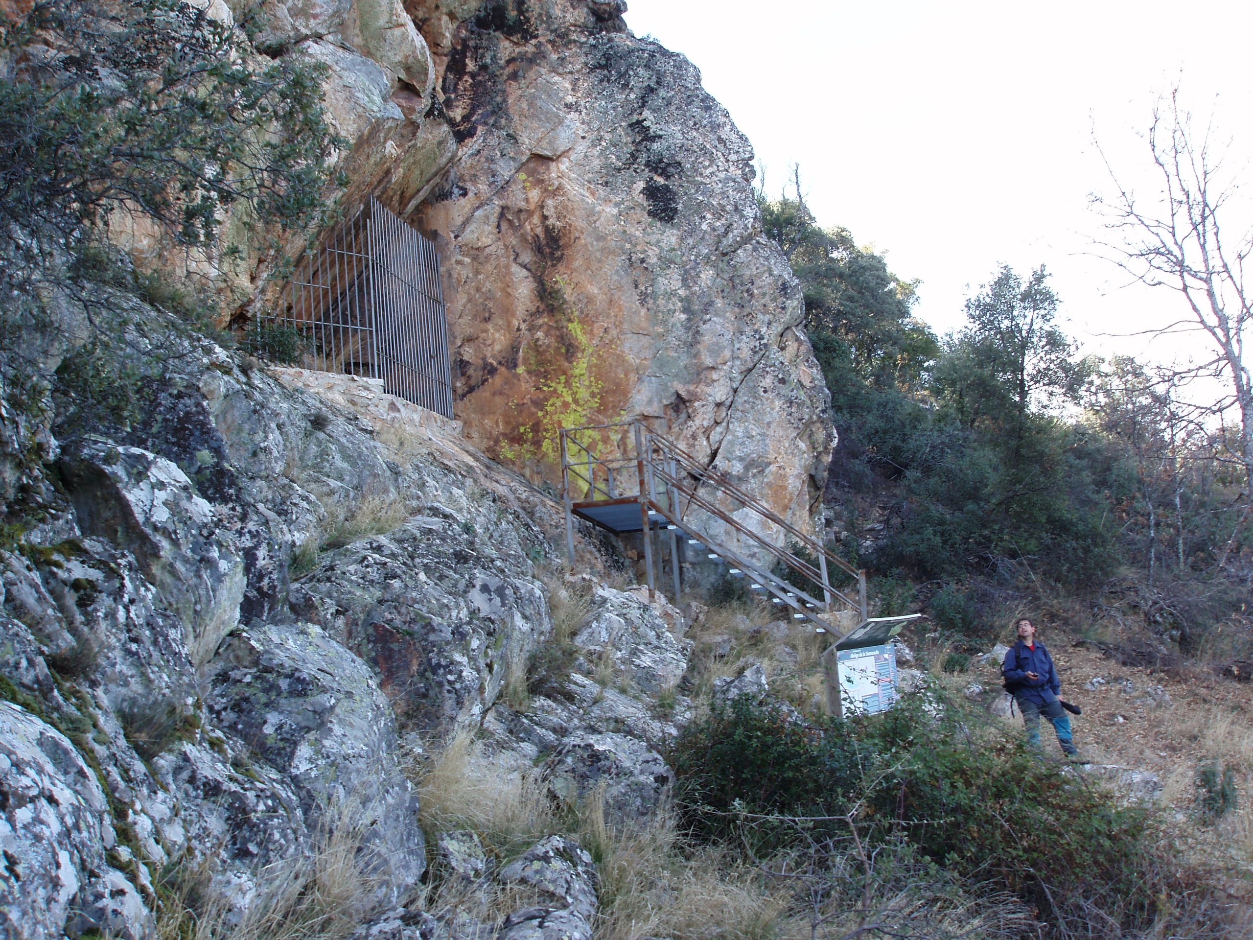 Vista del yacimiento de La Serrezuela en Fuencaliente, con información de Macarena Fernández Rodríguez y fotografías de Ikonox Marketing Digital, Alcázar de San Juan.